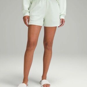 Lululemon Softstreme High-Rise Short 4"